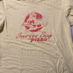 Cream and Red XXL Stranger Things tshirt #StrangerThings